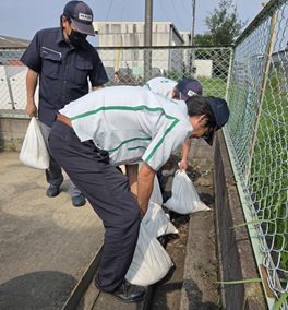 Scenes from an emergency drill (Katsuta Factory)